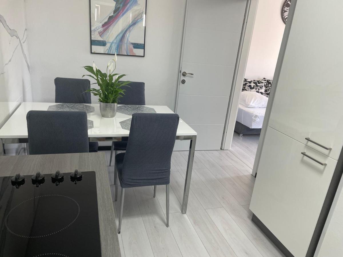 Apartments Villa Jelena Водице Екстер'єр фото